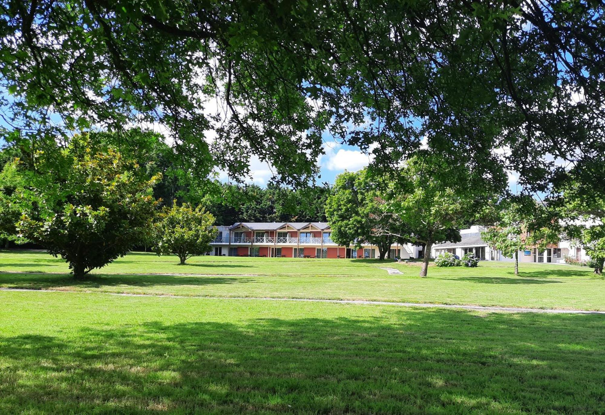 La Villa Des Golf.E.S Theix Buitenkant foto